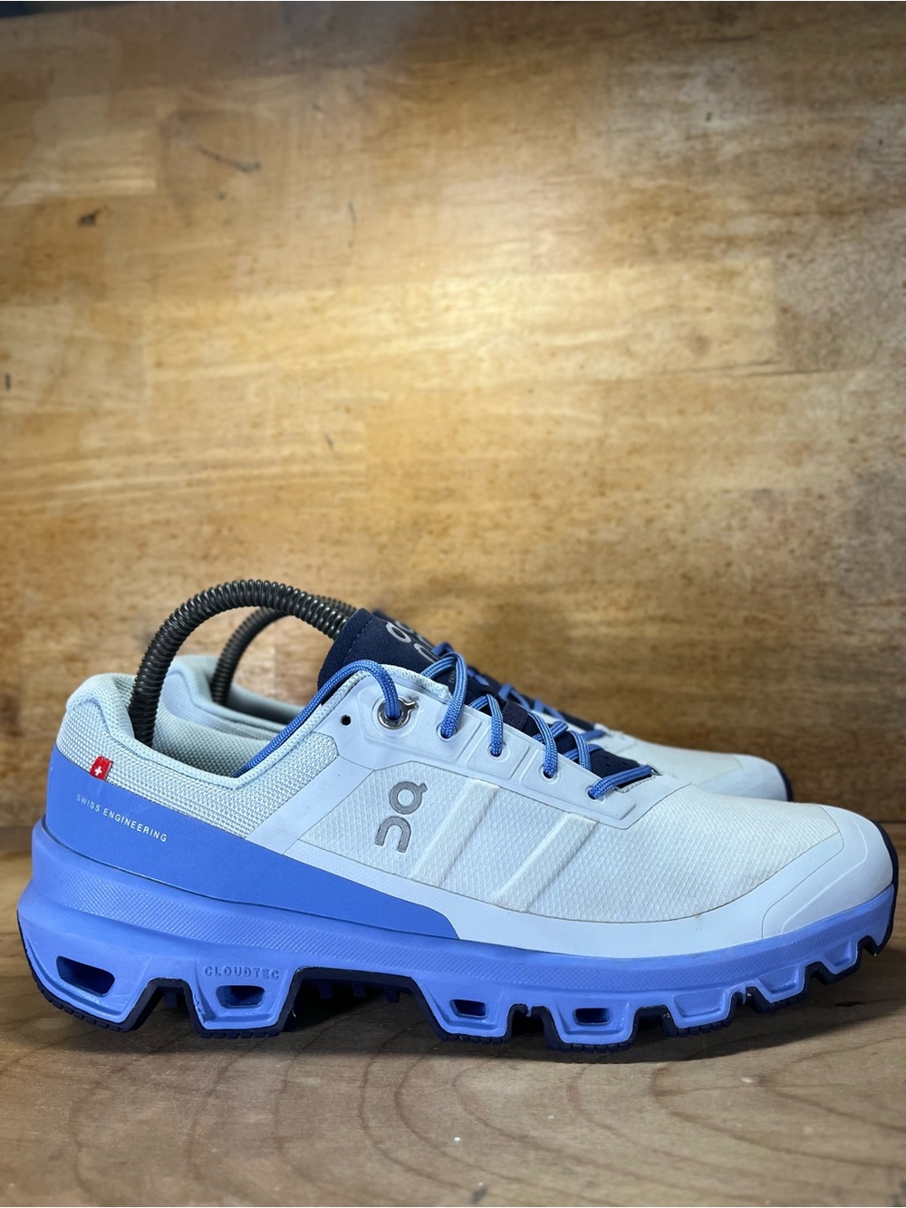 On CloudVenture 3.0 WATERPROOF Womens Size 9 Trail Running Shoes Sneakers Gray